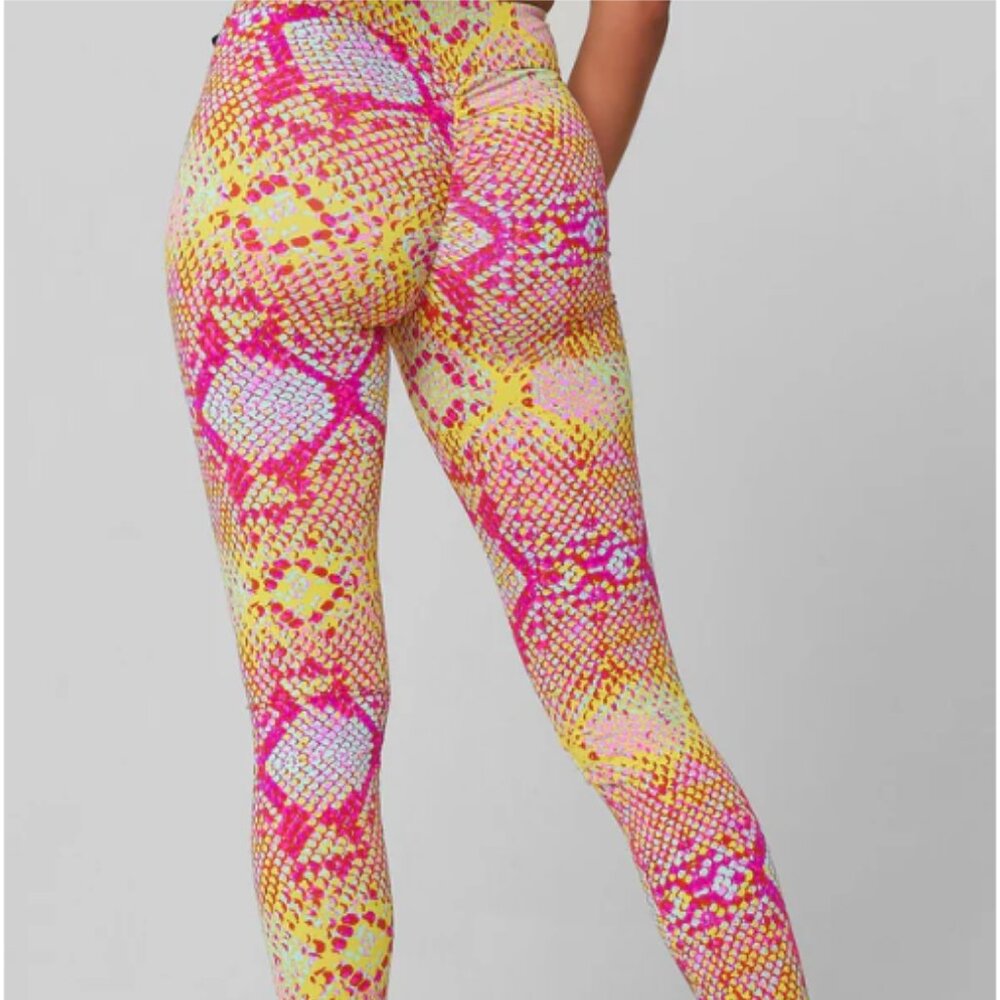 LiCi Fit Pink Lemonade V-Cut Scrunch Legging